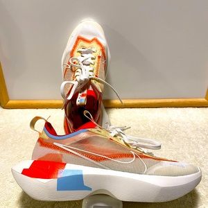 Womens Nike Vista Lite SE Summit White/Team Orange Shoes Size 8.5 CJ1649-100 EUC